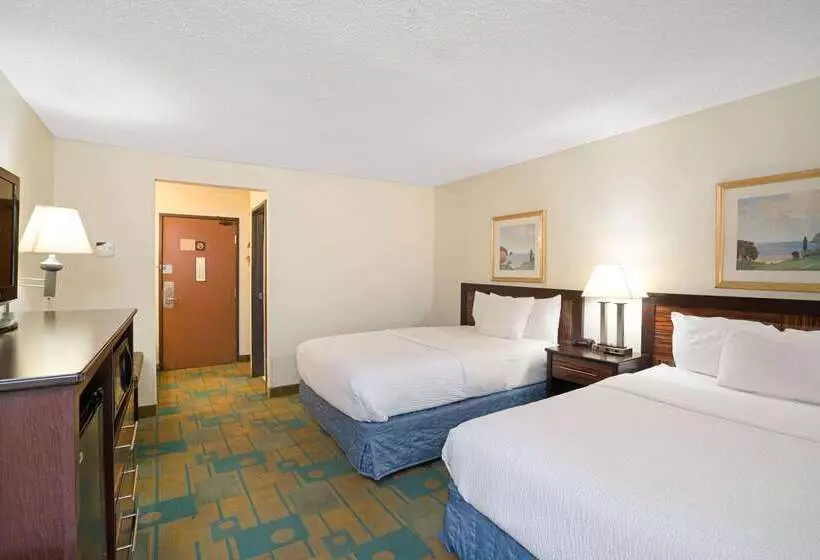 هتل La Quinta By Wyndham Jackson