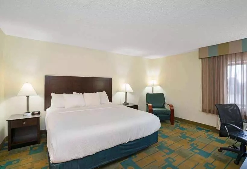 هتل La Quinta By Wyndham Jackson