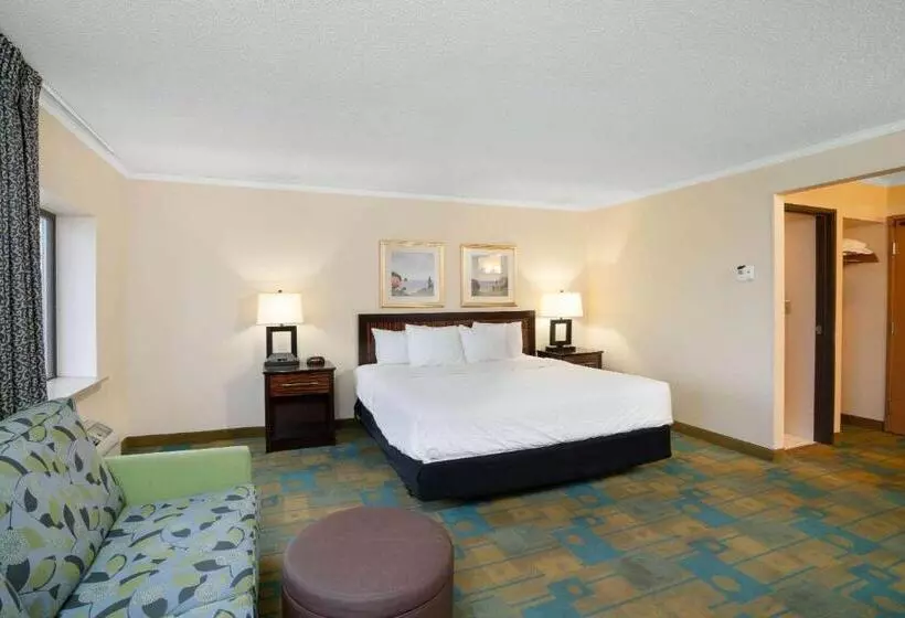 هتل La Quinta By Wyndham Jackson