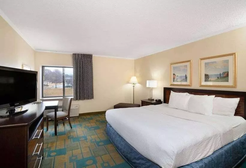 هتل La Quinta By Wyndham Jackson