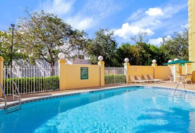 فندق La Quinta By Wyndham Miami Cutler Bay