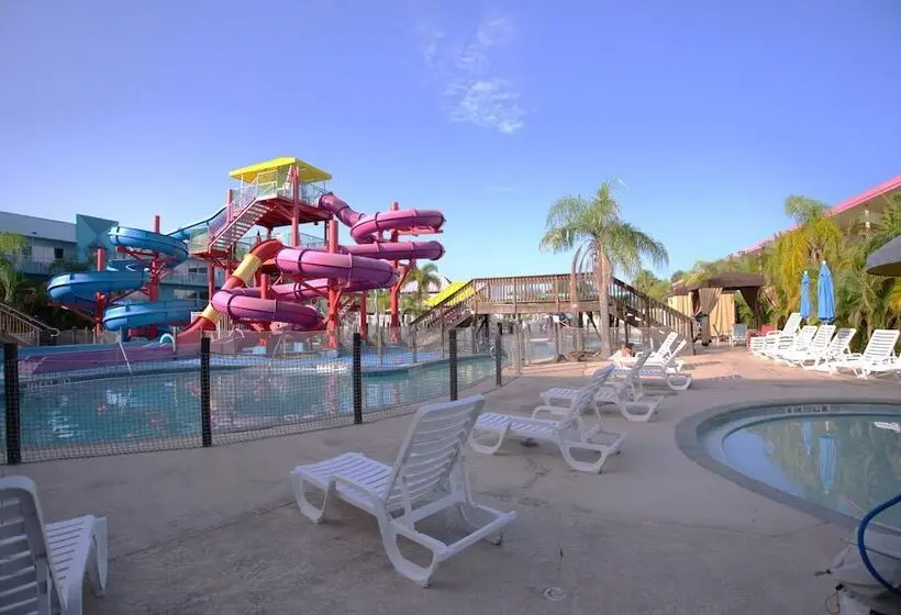 هتل Ramada By Wyndham Flamingo Water Park