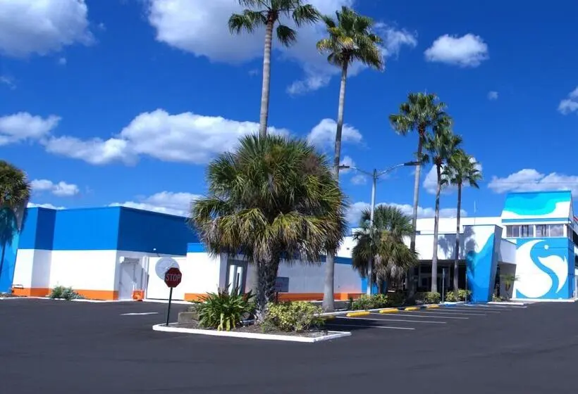 هتل Ramada By Wyndham Flamingo Water Park