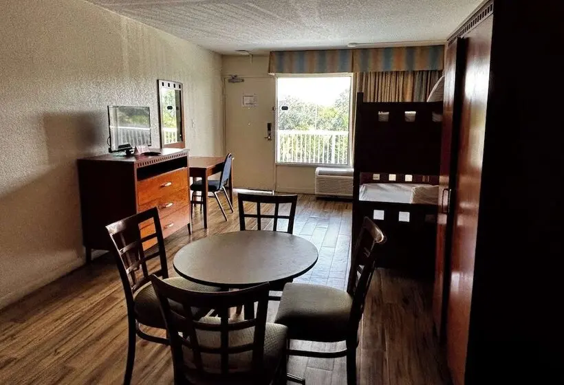 هتل Ramada By Wyndham Flamingo Water Park