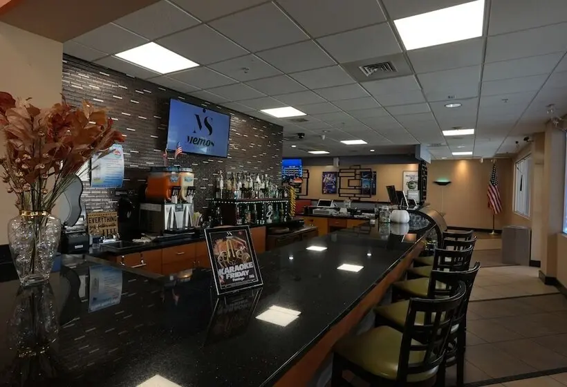 هتل Ramada By Wyndham Flamingo Water Park