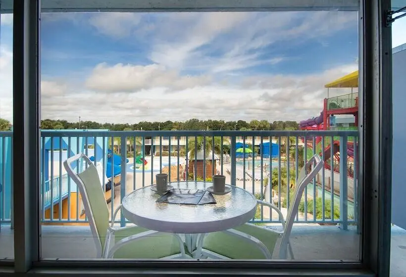 هتل Ramada By Wyndham Flamingo Water Park