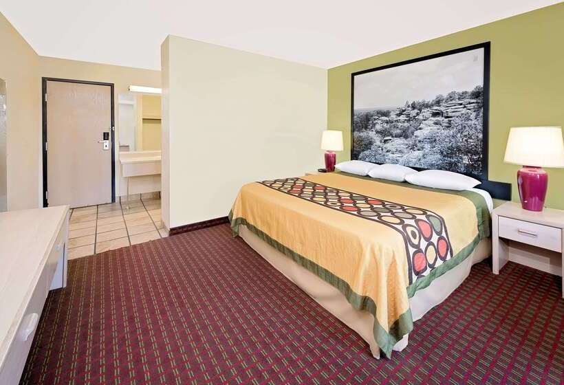 בית מלון כפרי Super 8 By Wyndham Metropolis