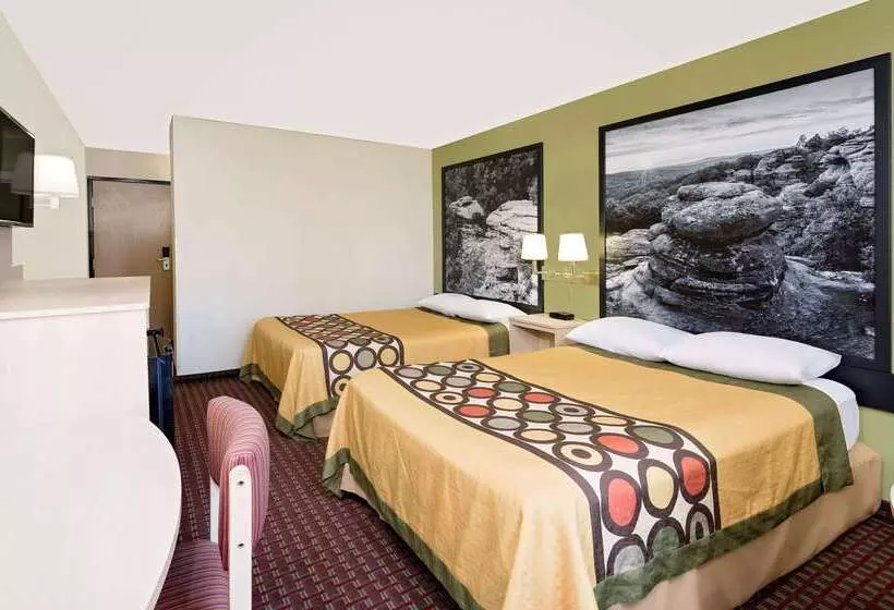 בית מלון כפרי Super 8 By Wyndham Metropolis