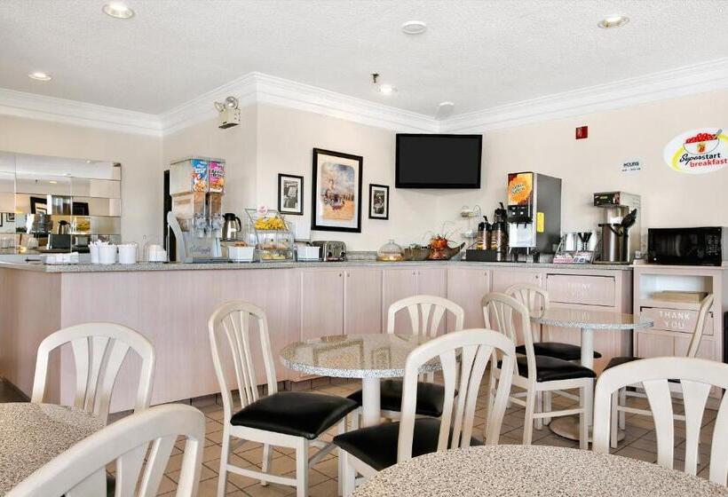 בית מלון כפרי Super 8 By Wyndham Metropolis