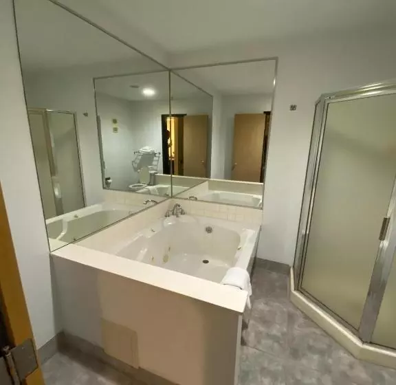 בית מלון כפרי Super 8 By Wyndham Metropolis