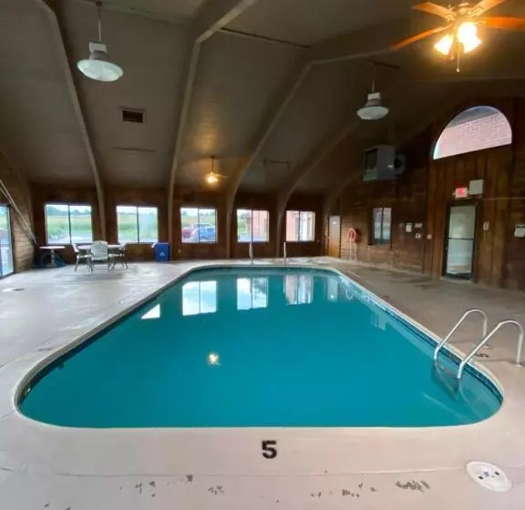 בית מלון כפרי Super 8 By Wyndham Metropolis