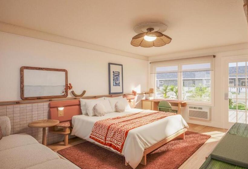 هتل Beachside On Nantucket