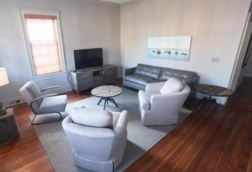 酒店 The Beaufort Inn