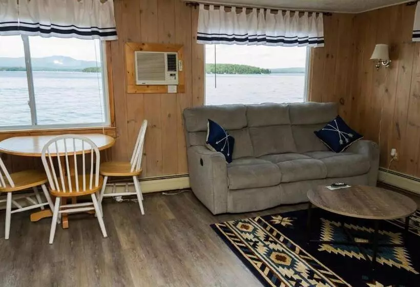 モーテル Belknap Point Inn