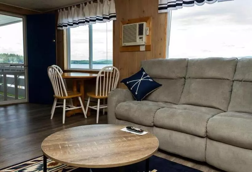 モーテル Belknap Point Inn