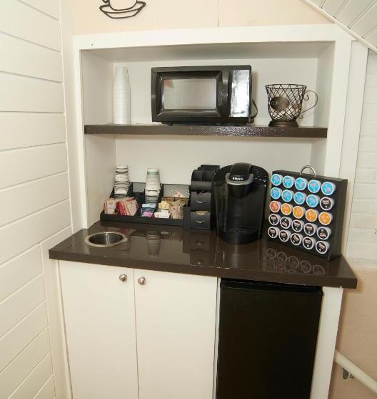 モーテル Belknap Point Inn