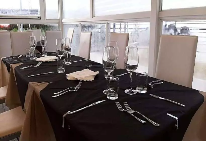 Aamiaismajoitus (B&B) B And B Living