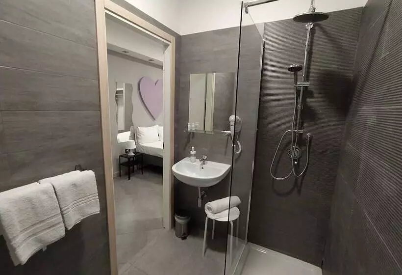 Aamiaismajoitus (B&B) B And B Living