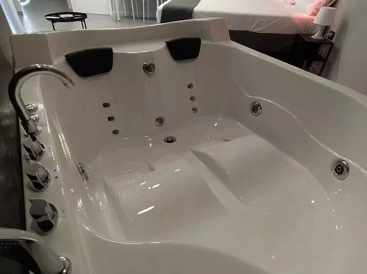 Aamiaismajoitus (B&B) B And B Living