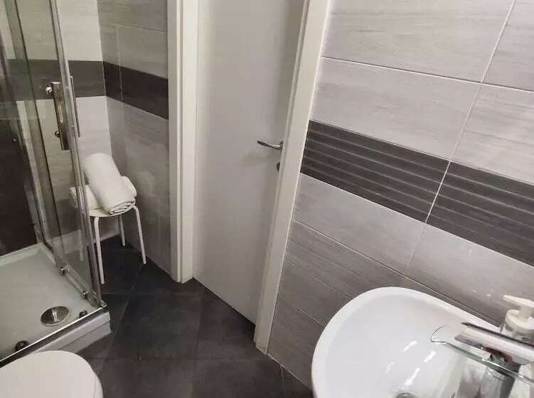 Aamiaismajoitus (B&B) B And B Living