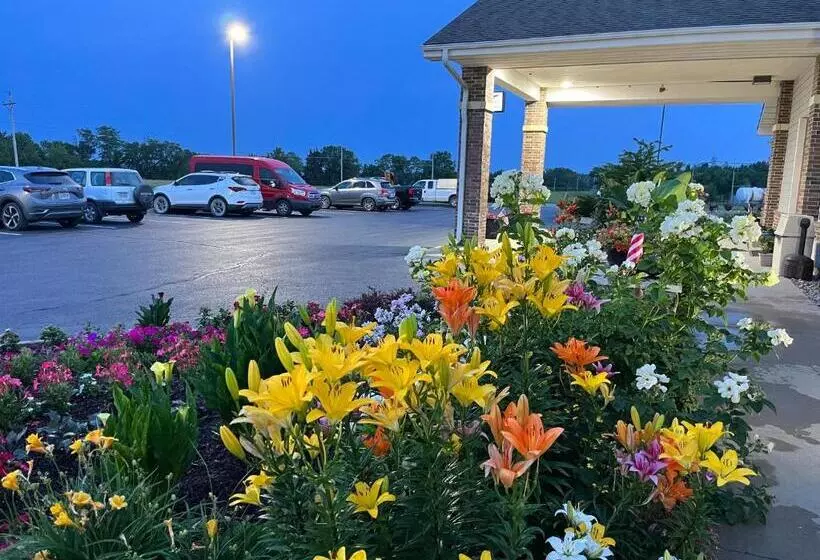 Garnett Hotel & Rv Park