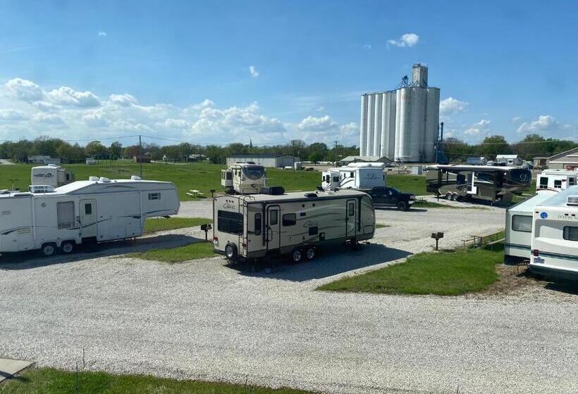 Garnett Hotel & Rv Park