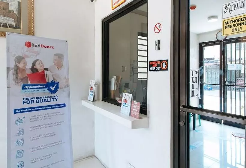 Hotelli Reddoorz Near Sm Bicutan