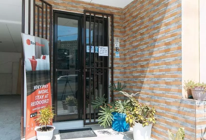Hotelli Reddoorz Near Sm Bicutan