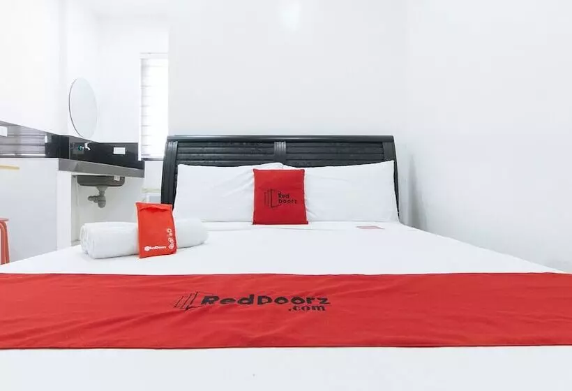 Hotelli Reddoorz Near Sm Bicutan