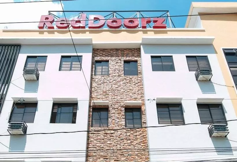 Hotelli Reddoorz Near Sm Bicutan