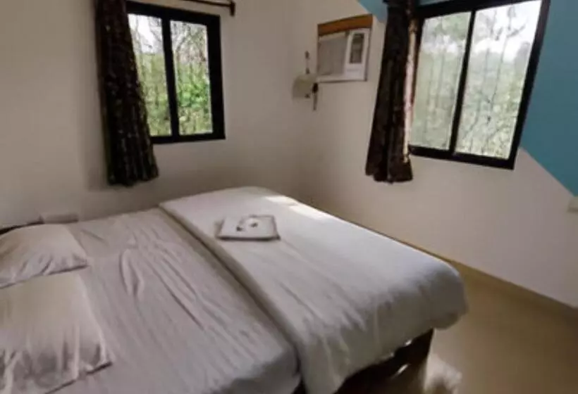 Ronne S 2bhk Lagoon Apartment Calangute