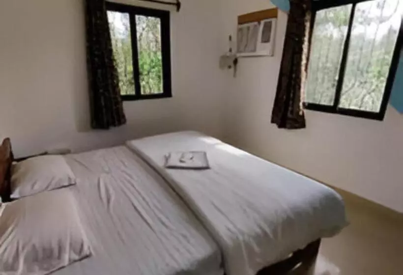 Ronne S 2bhk Lagoon Apartment Calangute