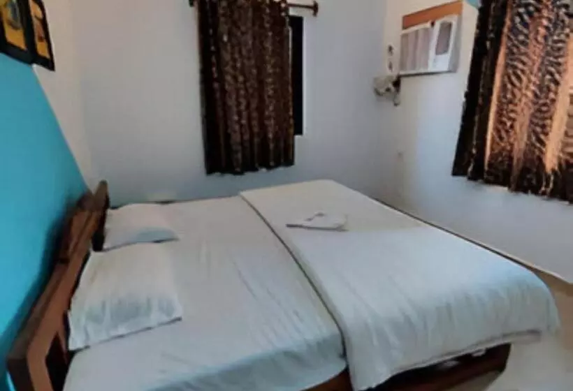 Ronne S 2bhk Lagoon Apartment Calangute