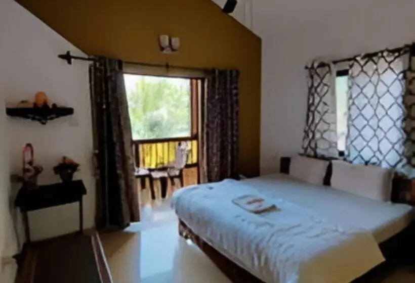 Ronne S 2bhk Lagoon Apartment Calangute