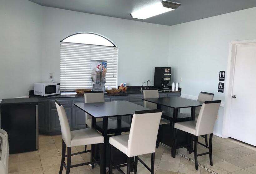 فندق Crown Inn Humble