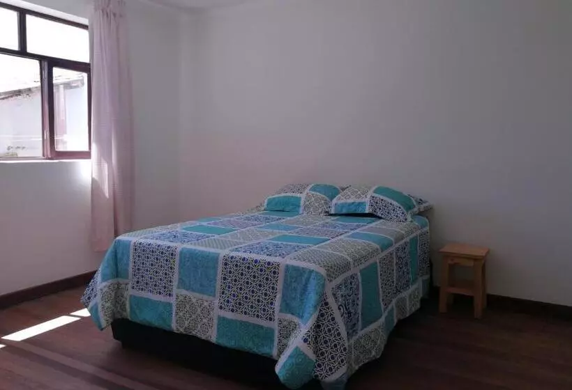 تختخواب و صبحانه Charlies Place