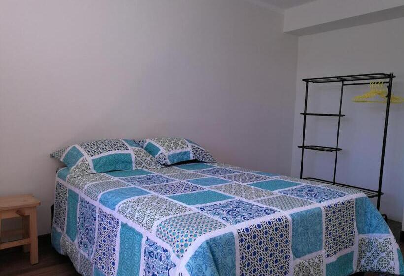 تختخواب و صبحانه Charlies Place