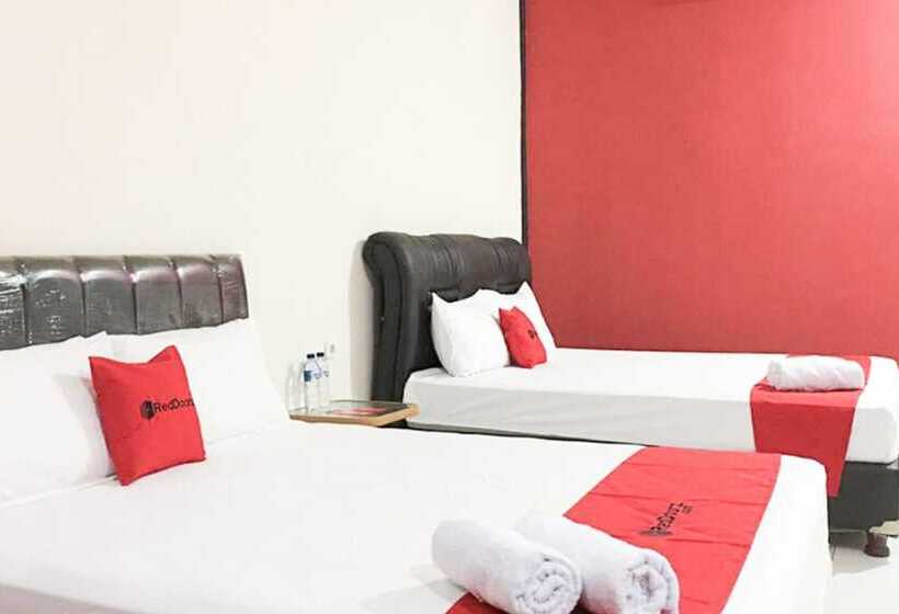 פנסיון Reddoorz @ Simpang Lima Jupiter