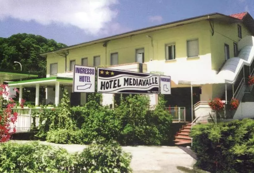 ホテル Mediavalle