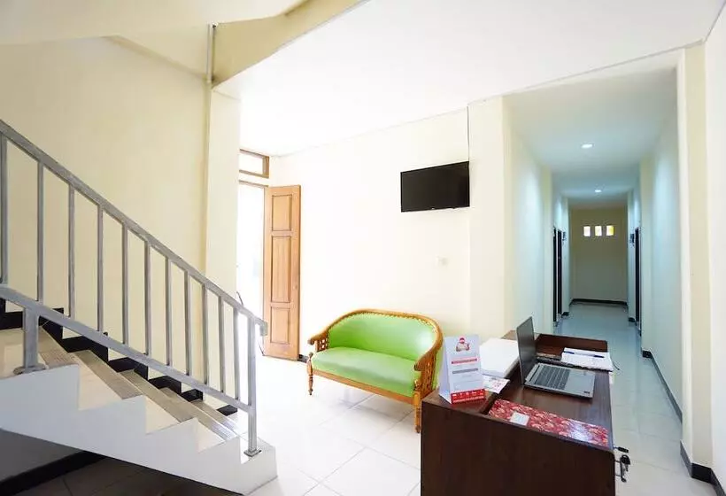 ホテル Oyo 1292 Lieke Residence