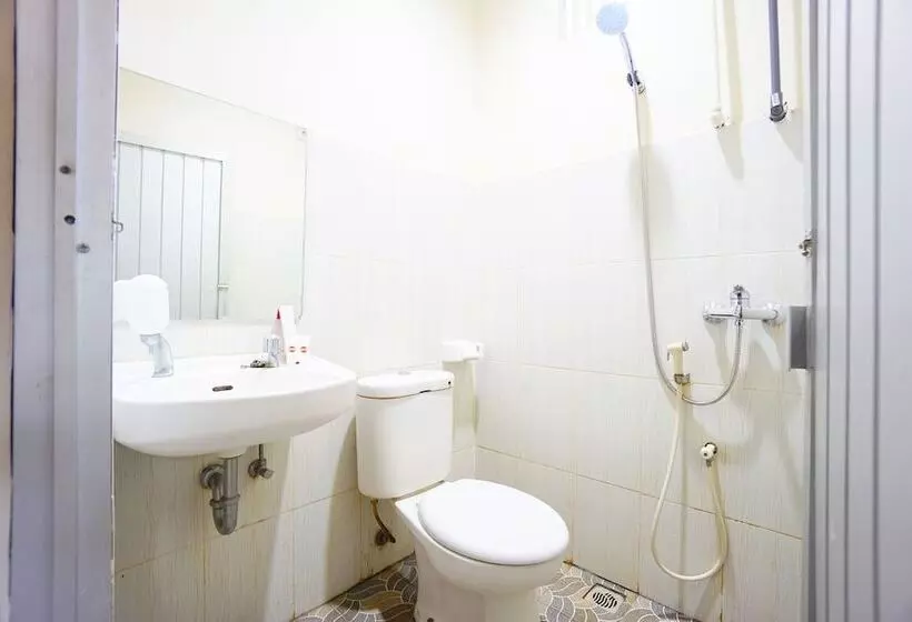 ホテル Oyo 1292 Lieke Residence