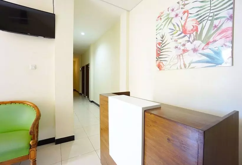 ホテル Oyo 1292 Lieke Residence