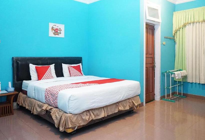 בית מלון כפרי Oyo 923 Penginapan Balai Sultan