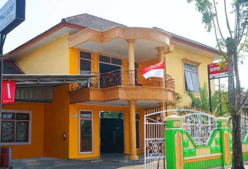 בית מלון כפרי Oyo 923 Penginapan Balai Sultan