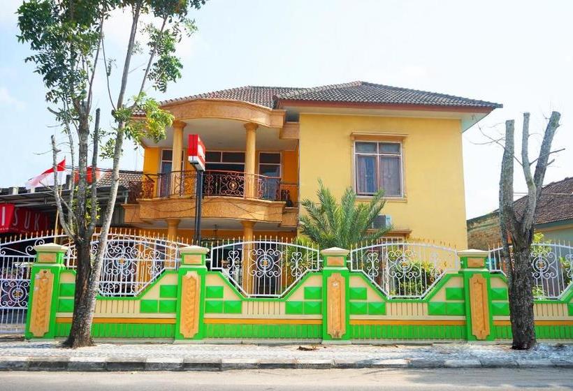 בית מלון כפרי Oyo 923 Penginapan Balai Sultan