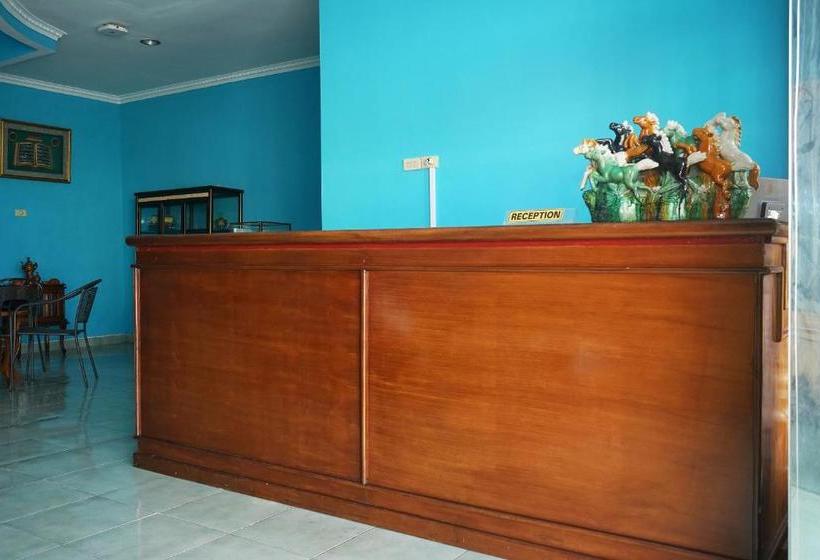 בית מלון כפרי Oyo 923 Penginapan Balai Sultan