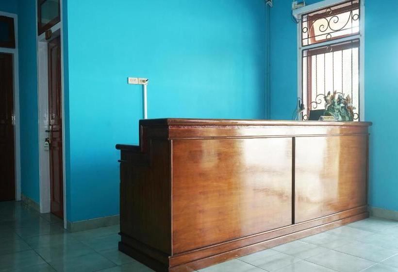 בית מלון כפרי Oyo 923 Penginapan Balai Sultan