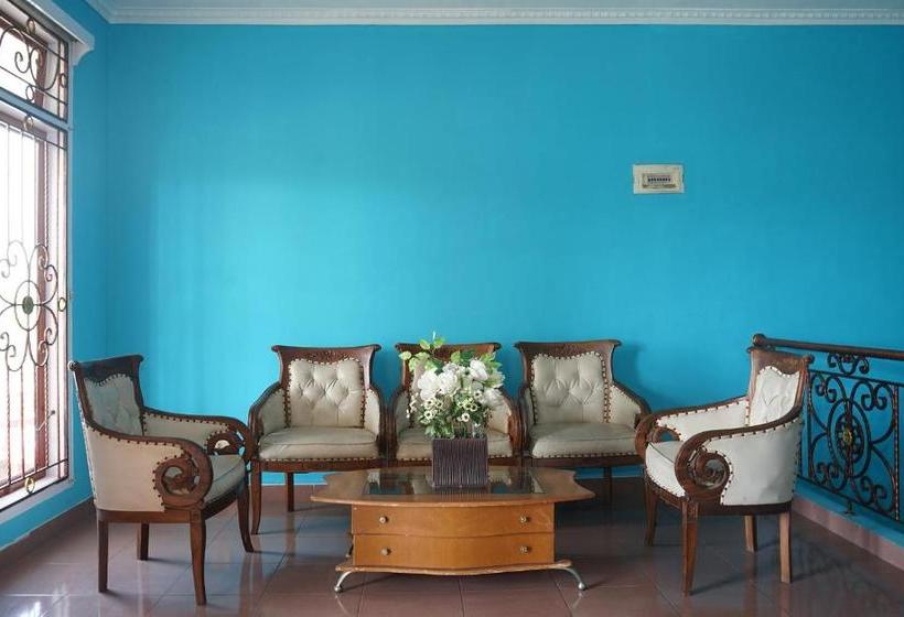 בית מלון כפרי Oyo 923 Penginapan Balai Sultan