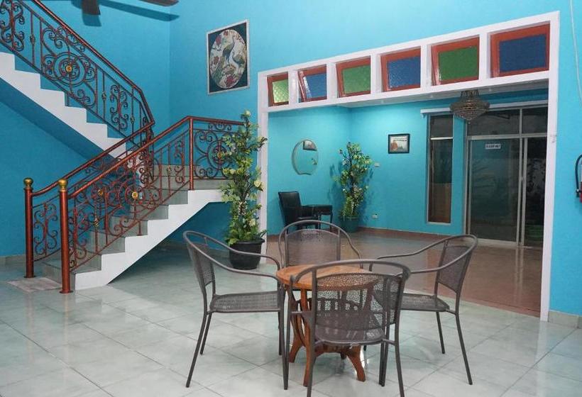 בית מלון כפרי Oyo 923 Penginapan Balai Sultan