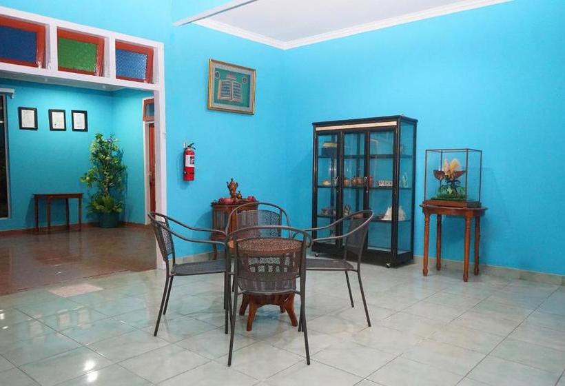 בית מלון כפרי Oyo 923 Penginapan Balai Sultan